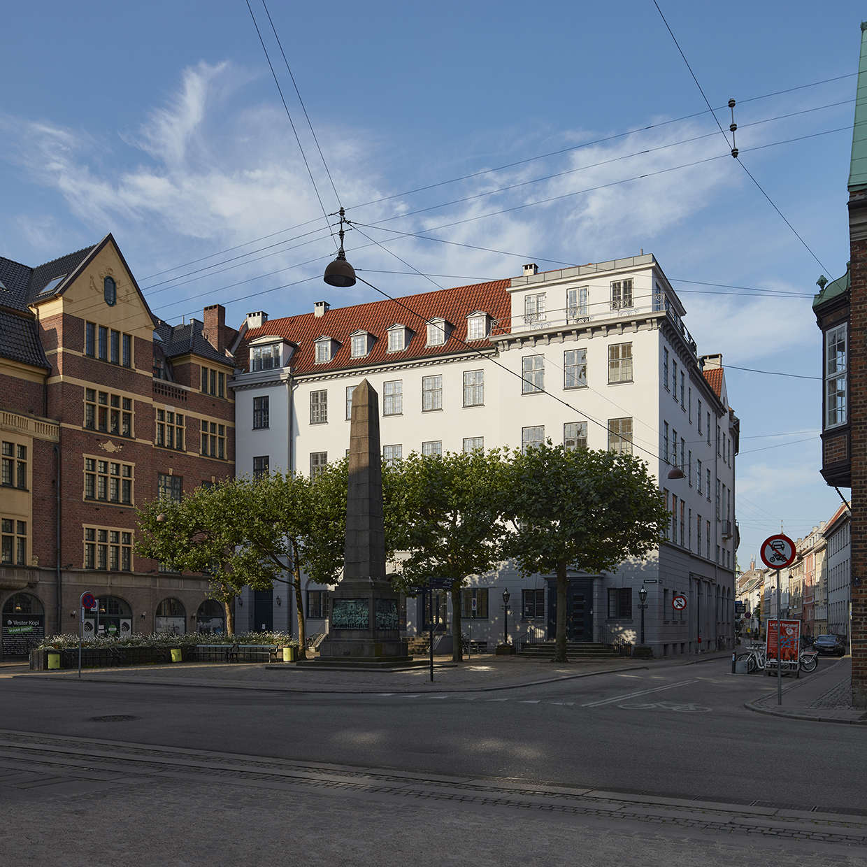 Jesper Buch Iværksætterakademi's facade lokaliseret på Bispetorvet