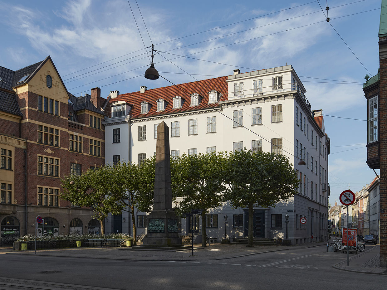 Jesper Buch Iværksætterakademi's facade lokaliseret på Bispetorvet
