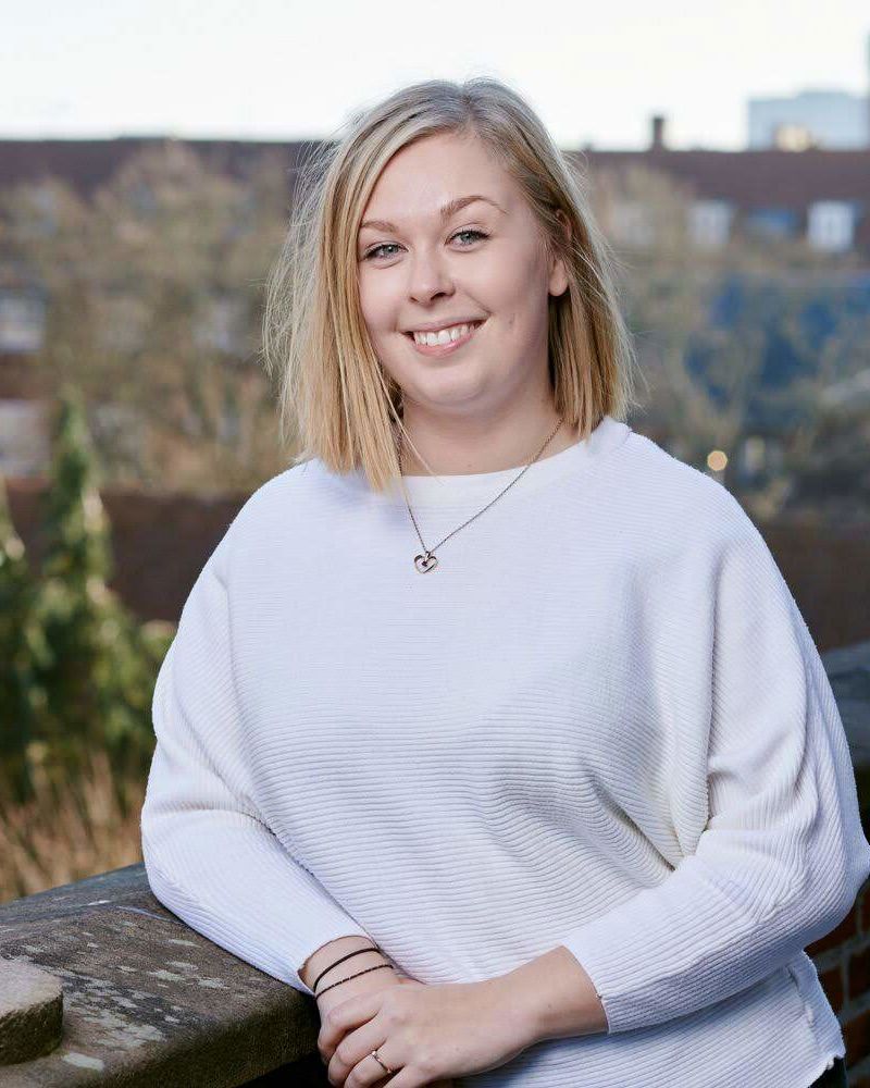 Portræt af medarbejder Lea Louise Nielsen