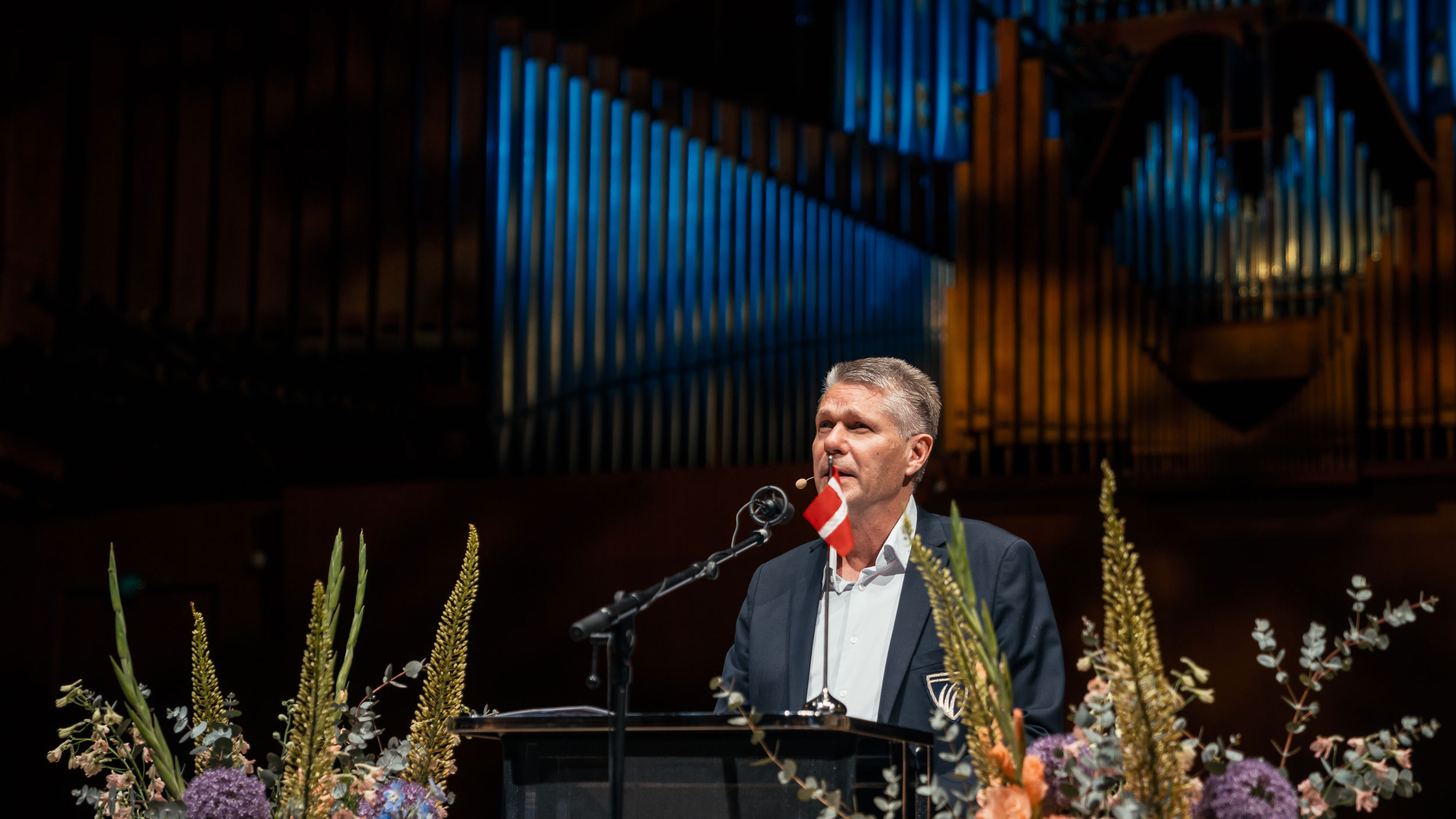 Rektor på Det Internationale Gymnasium Peter Bang-Sudergaard holder tale til dimission i DR's Koncertsal
